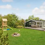 Three-bedroom In Sydals Skovbyballe