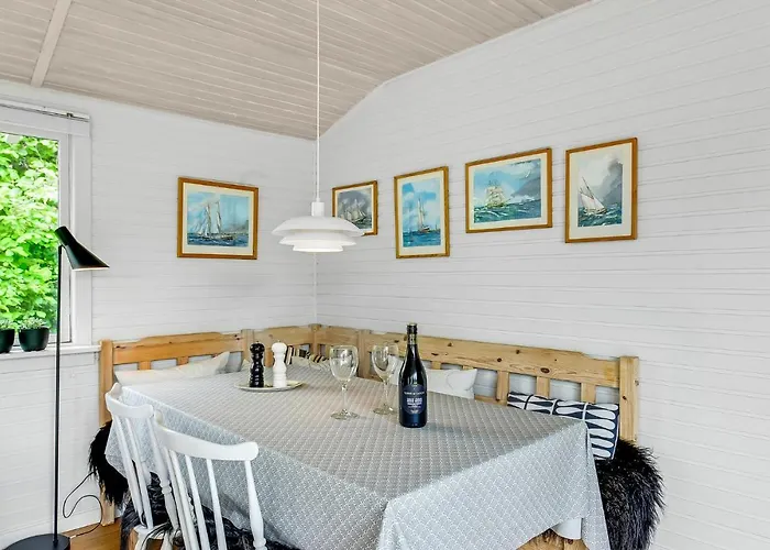 Three-bedroom In Sydals *