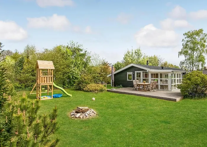 Three-bedroom In Sydals Nedre Lysabild