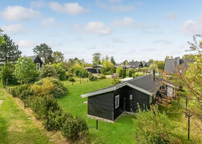 Three-bedroom In Sydals *